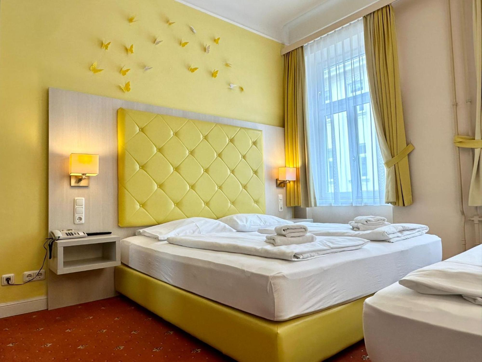 Hotel Very Central, 5 Min To Center, Self Check In Vienne